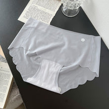 Charger l&#39;image dans la galerie, Culotte sans trace en soie glacée pour femmes