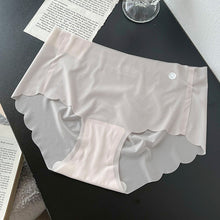 Charger l&#39;image dans la galerie, Culotte sans trace en soie glacée pour femmes